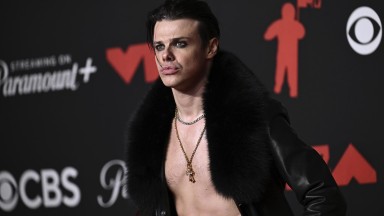 Певецът Йънгблъд ще прекъсне турнето си поради здравословни проблеми