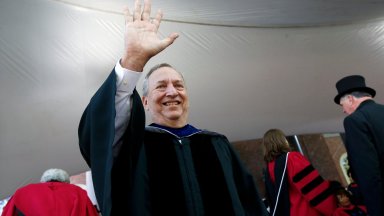 Бивш финансов министър на САЩ се оттегля от публичност заради връзките си с Епстийн