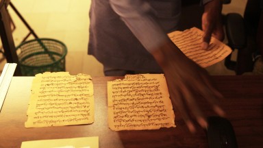 Не е отминала заплахата за ръкописите от Тимбукту, спасени вече веднъж от "Ал Кайда"