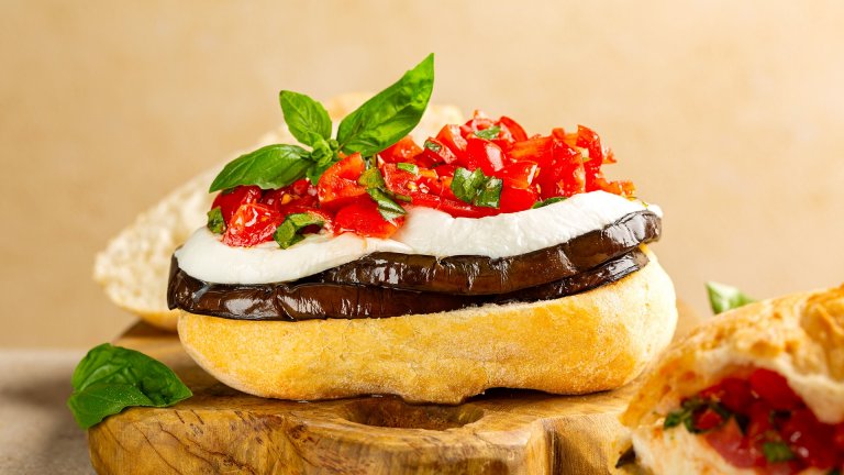 Чабата с извара и патладжан