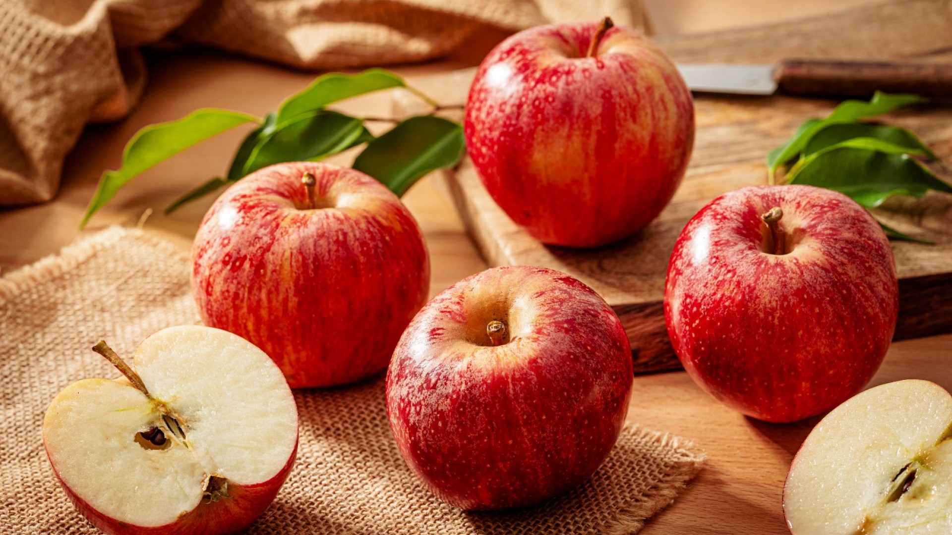 Защо пресните ябълки в магазина невинаги са толкова пресни, колкото изглеждат