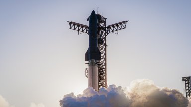 Забавянето в Starship на SpaceX отлага кацането на астронавти на Луната поне до 2028 г.