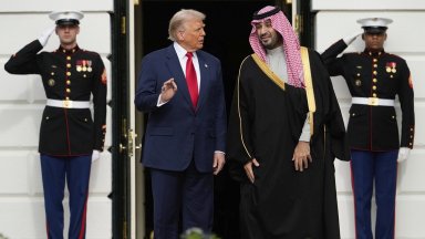 Тръмп похвали саудитския принц за $600 млрд. инвестиции в САЩ, той наддаде до трилион