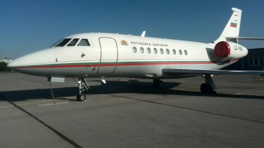 "4.4 млн. лв. за 290 часа работа годишно": Кабинетът продава правителствения "Фалкон"