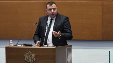 "Възраждане" внесе проект за решение за прекратяване на споразумението с Украйна