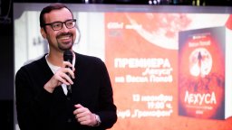 Лехуса за майчина болка копнее, мамник лъжовна песен на екрана пее
