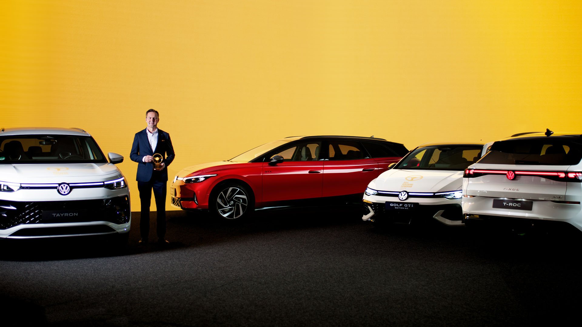 Томас Шефер, главен изпълнителен директор на Volkswagen, получи наградата "Златен волан" за Golf GTI Edition 50, ID.7 GTX Tourer, Tayron и новия T-Roc