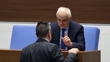 Парламентът отхвърли ветото върху промените в закона за отбраната