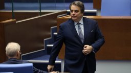 Асен Василев: Валентин Златев ли ще бъде истинският особен управител на "Лукойл"?