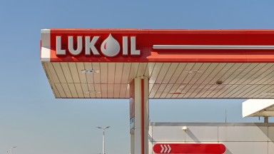 "Лукойл" предупреди: Ще защитим съдебно правата си в България при нужда
