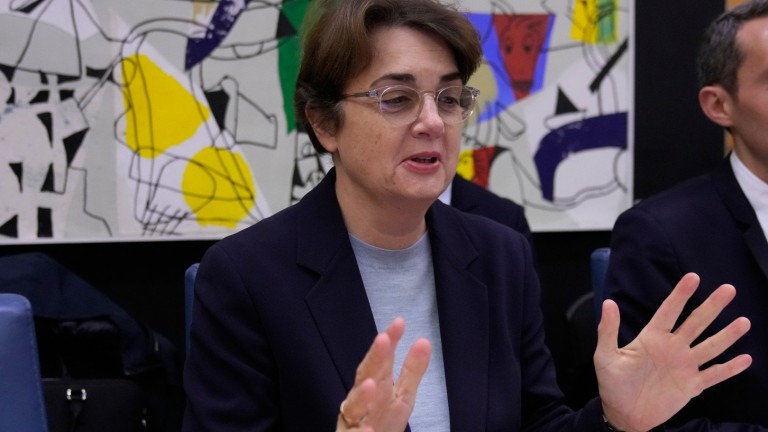 Директорката на Лувъра: Музеят ще бъде отворен за посетители на коледните празници