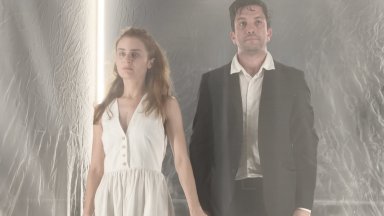 Нов спектакъл в "Сфумато" изследва идентичността и отчуждението в съвременното общество