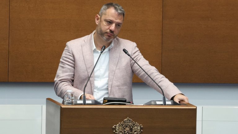 Делян Добрев: Имаме си Лама Гюров