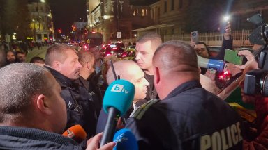 Протестът за паркирането блокира и Караджов, той заяви, че е против увеличението на зоните