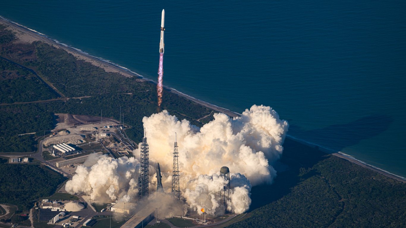 Сателит на Blue Origin Поставен в Неправилна Орбита След Изстрелване