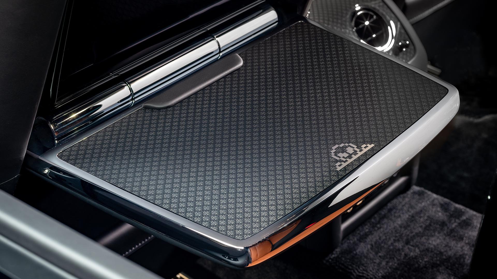 Rolls-Royce Black Badge Ghost Gamer