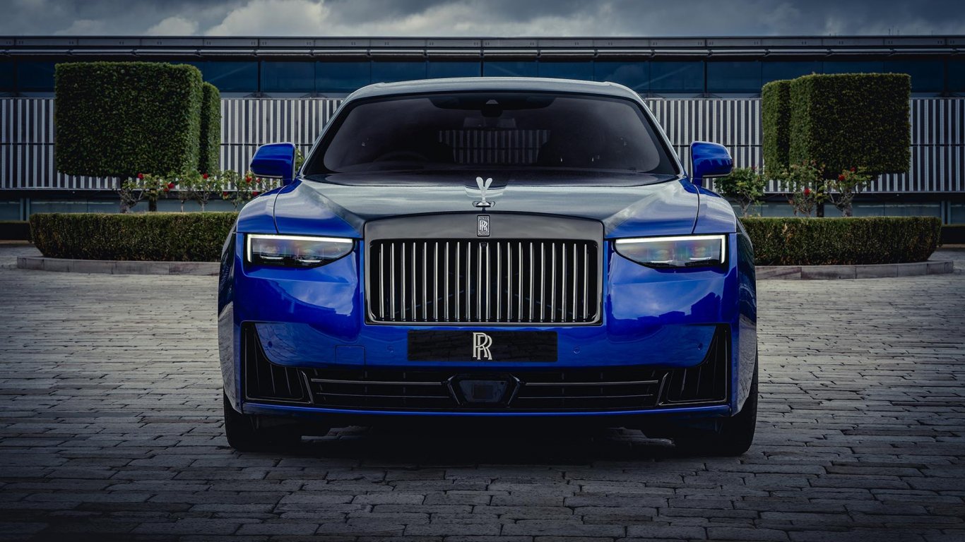 Rolls-Royce направи уникален Ghost за геймър на ретро игри