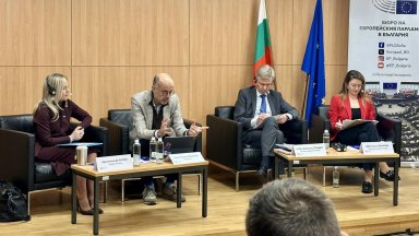 Гледахте на живо в Dir.bg: Как да защитим младежите и децата в интернет?