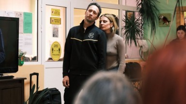 Актьорите на Народния играха "Глембаеви" в дом за възрастни хора