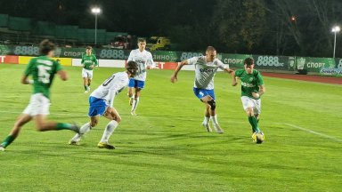 С рамо от ВАР: 10 от Берое измъкнаха точка на "соколите"