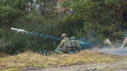Нидерландия стреля по дронове над военна база, но не успя да ги свали