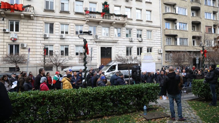 Столична община в делото за паркирането: Съдът третира автомобилите като задължителни