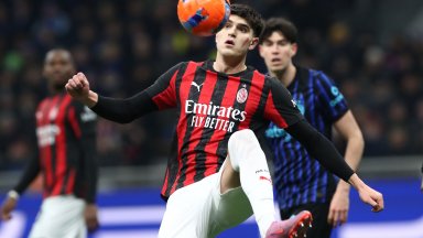 "Червено-черен" триумф в "Дерби дела Мадонина" заплете още повече Серия "А"