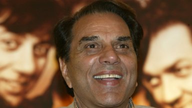 Актьорът Дхармендра, популярна звезда на индийското кино, почина на 89 години