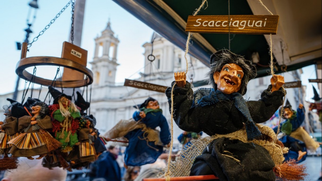 Необичайните коледни традиции по света