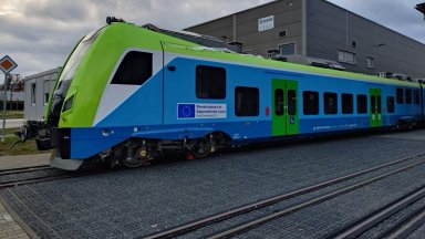 Wi-Fi и 333 седалки: Идва първият от новите електровлакове "Шкода" за 639 млн. лв. (снимки)