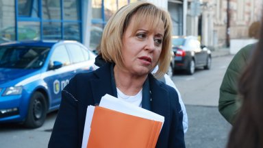 Мая Манолова внесе жалба в съда срещу разширяването на "синята" и "зелената зона"