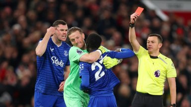 Шамари между свои не попречиха на Евертън да повали Юнайтед на "Олд Трафорд"