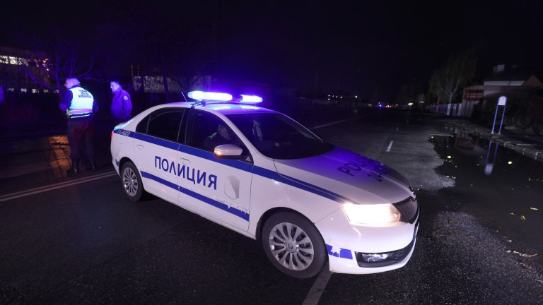 Жена и две деца пострадаха при сблъсък край Бургас след неправилно изпреварване