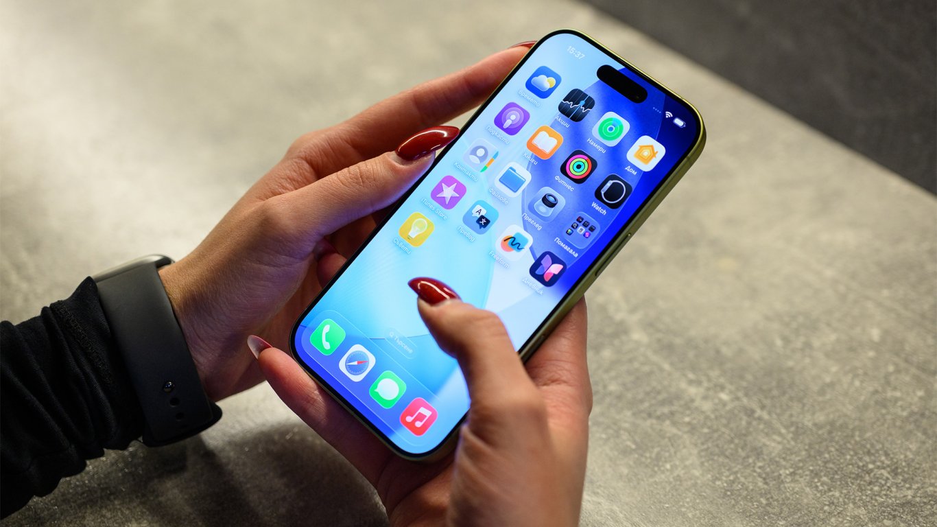 Промени в пазарния дял на смартфони в САЩ: Apple увеличава преднина, Android отбелязва спад