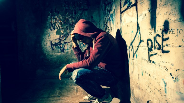 Зависимостта от алкохола, наркотиците и хазарта: Има ли път към бъдеще?