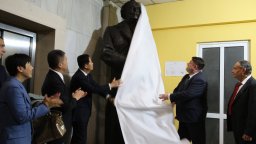 Зафиров и представители на китайската компартия откриха паметник на Георги Димитров