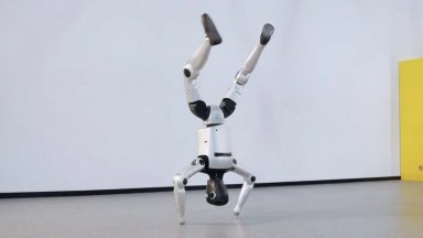 Китайски хуманоиден робот може да избегне изстрел от стрела (видео)