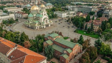 Столична община поиска от НС да отмени специалния режим на площада пред "Ал. Невски"