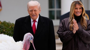 Тръмп помилва пуйките Гобъл и Уодъл преди Деня на благодарността (снимки/видео)