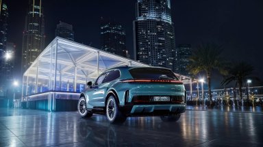 Porsche Cayenne Electric дебютира в Дубай