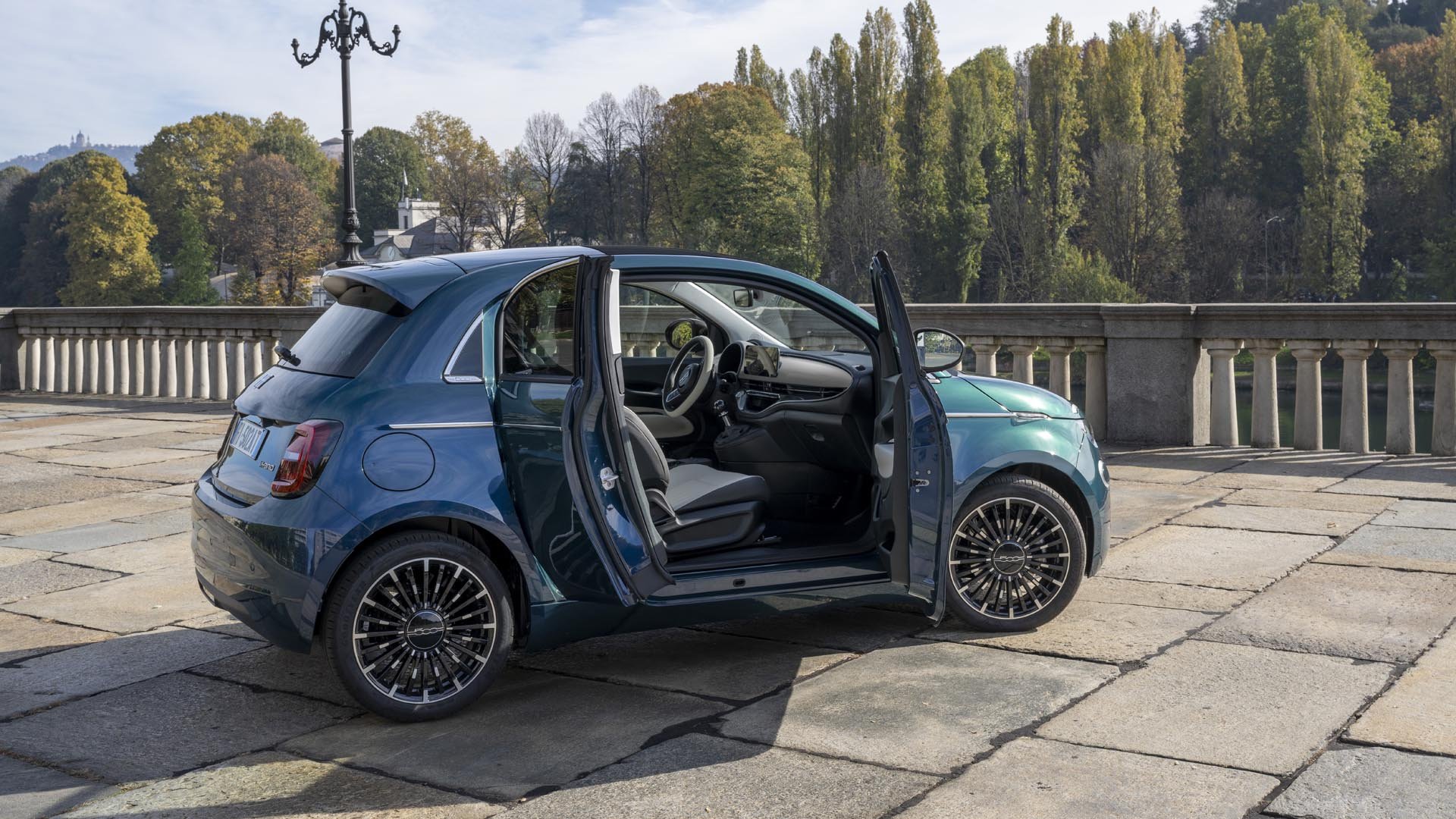 FIAT 500 Hybrid 