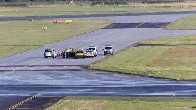 За блокада на летището в Хамбург: Германски екоактивисти бяха осъдени на 400 000 евро глоба 