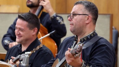 Музиката на различните общности в България в "На една длан под едно слънце" с Оркестъра за народна музика на БНР