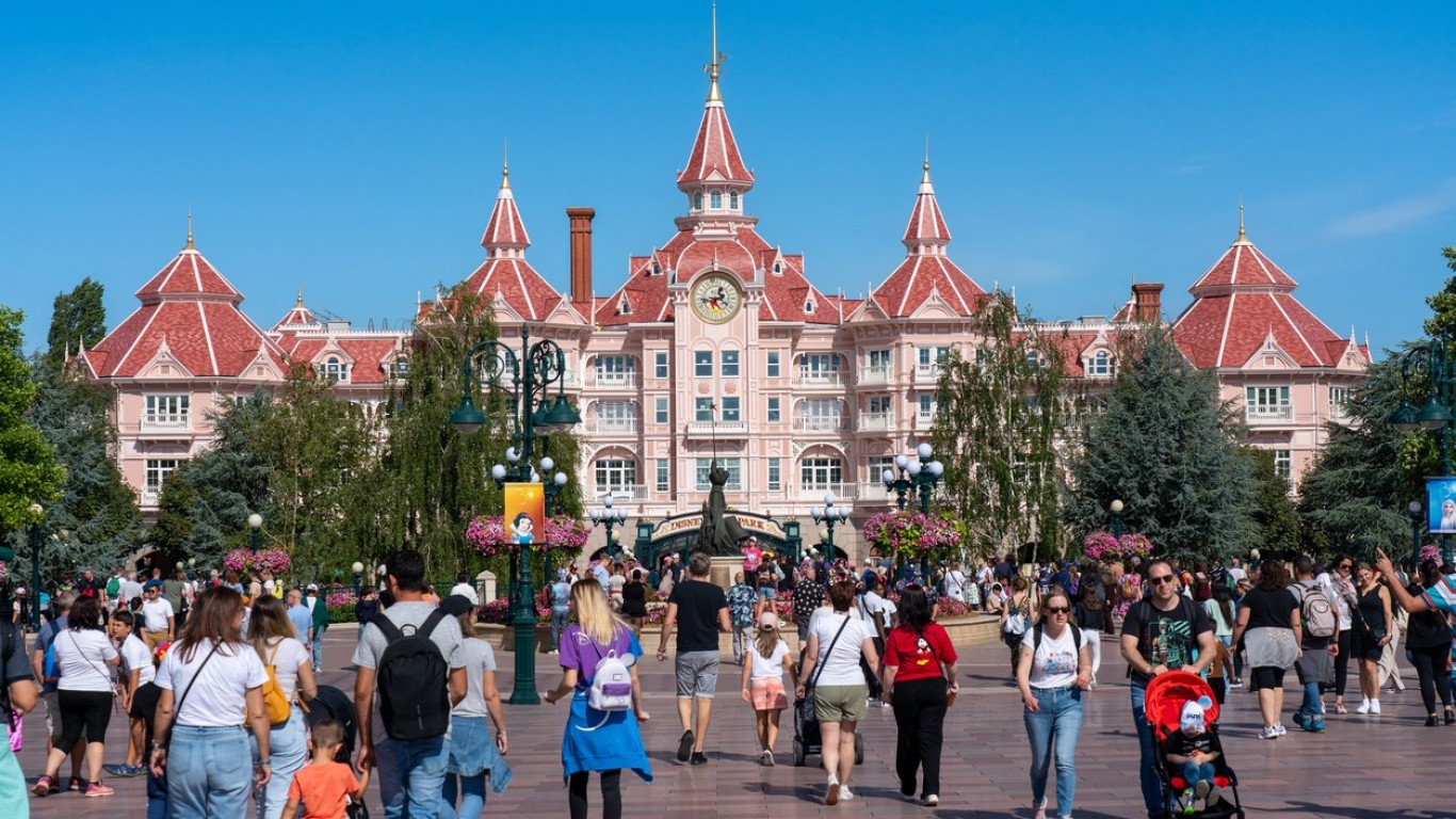 "Замръзналото кралство" в Париж оживява с уникални атракции