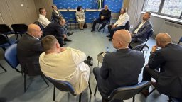 Борисов събра на помирителна среща работодатели и синдикати