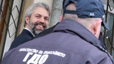След почти 5 месеца в ареста Благомир Коцев излиза на свобода (снимки)