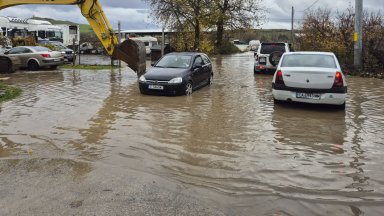 Потоп в Югозападна България: Сандански и Петрич обявиха бедствено положение (видео/снимки)