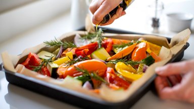 За обяд: Запечени зеленчуци с розмарин