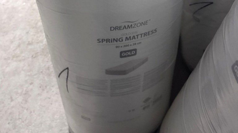 Пловдивската полиция задържа заподозрян в инсценирана кражба на матраци за 77 000 лева