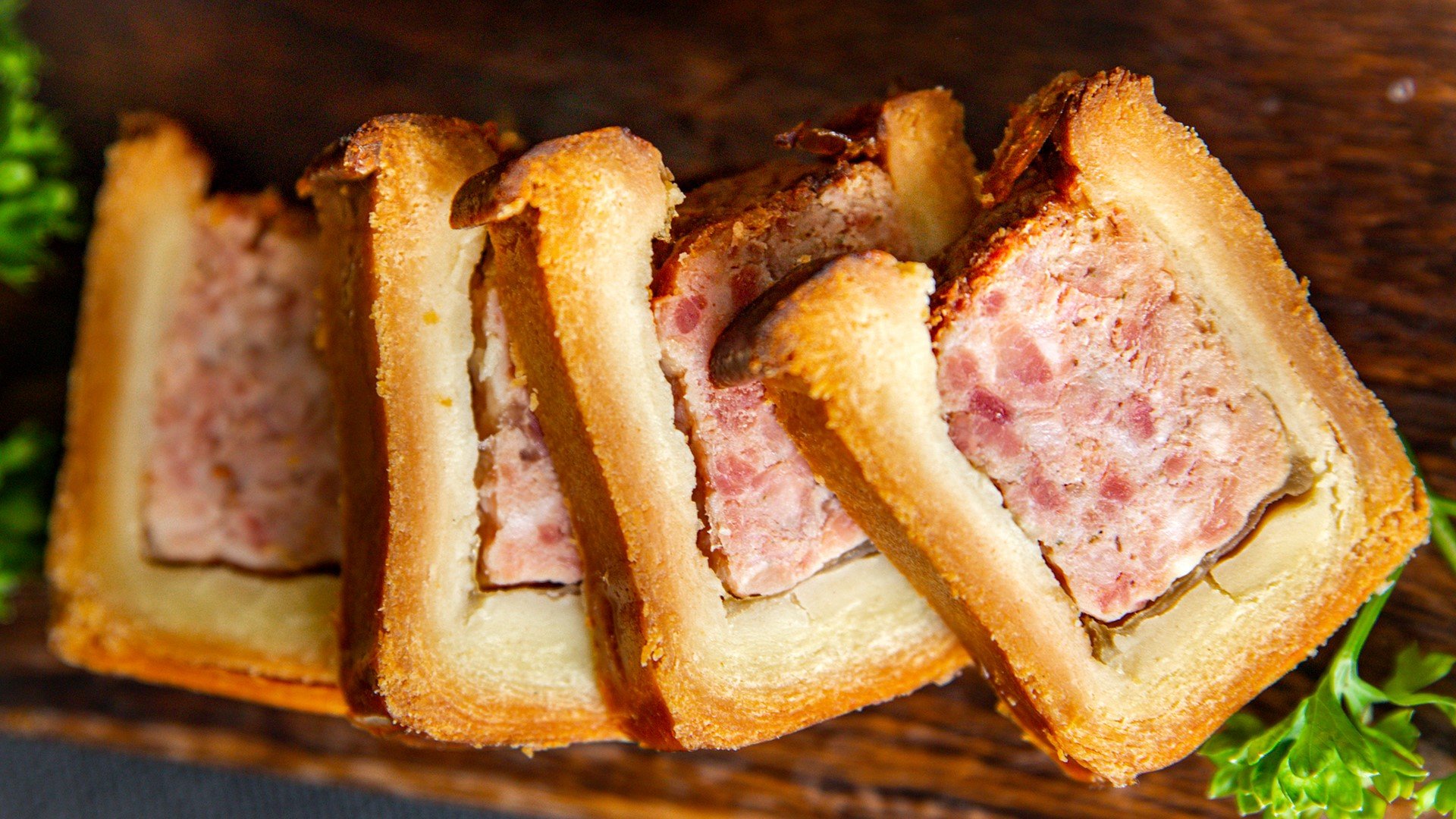 Патѐ крут, или пастет в хляб